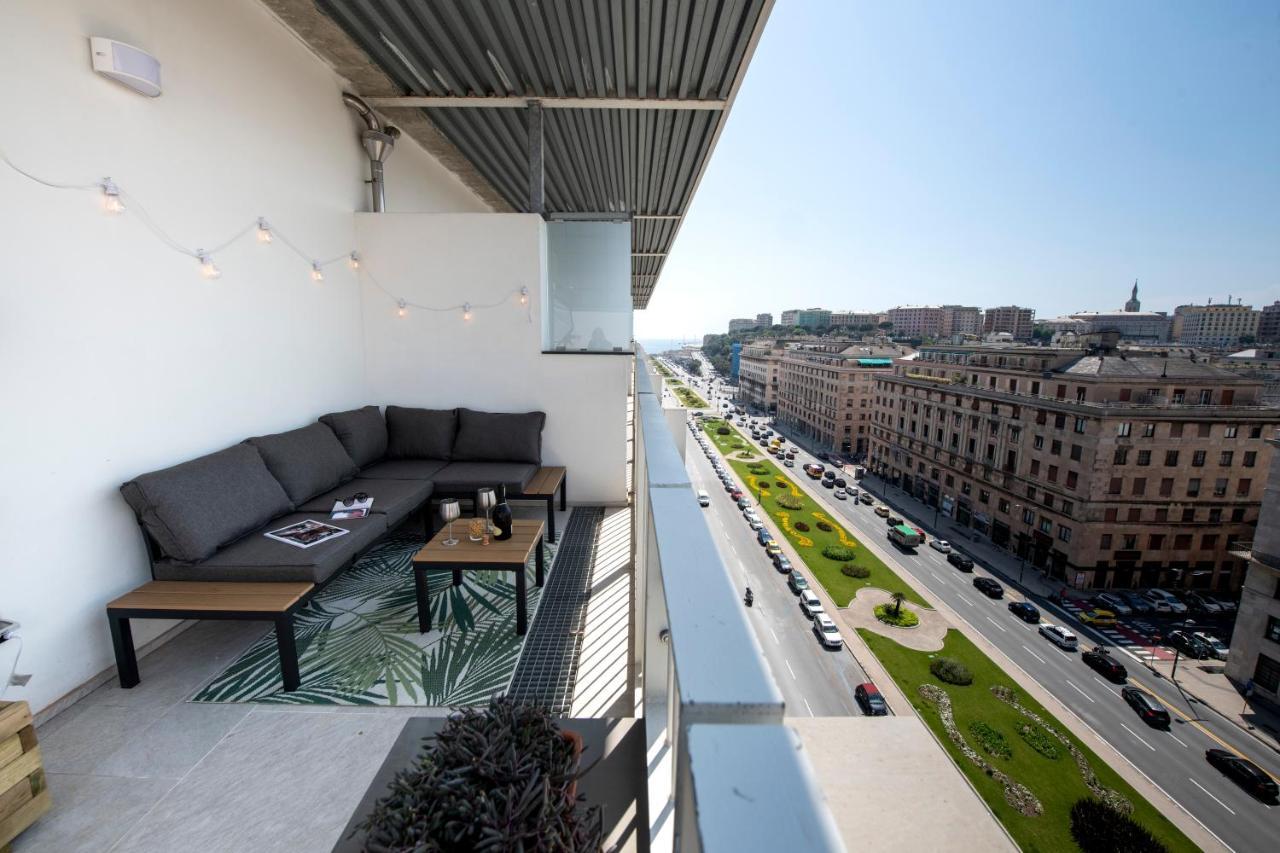Attico Luxury Con Parcheggio E Terrazza Vista Mozzafiato Apartment Genoa Bagian luar foto