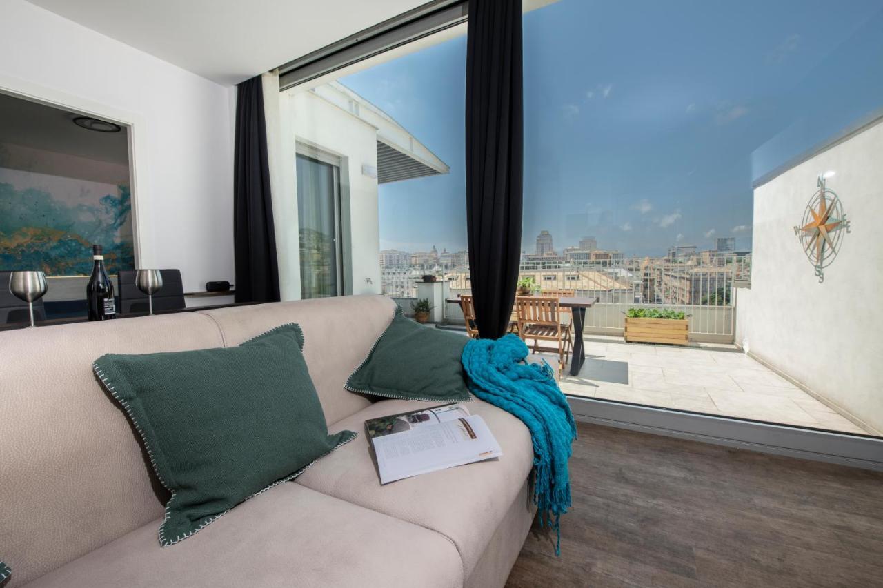 Attico Luxury Con Parcheggio E Terrazza Vista Mozzafiato Apartment Genoa Bagian luar foto