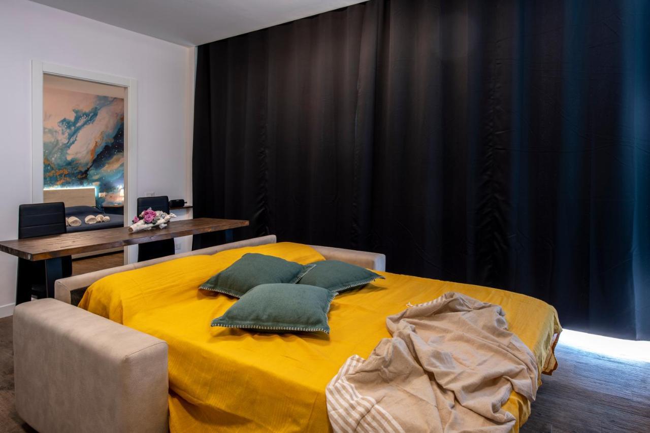 Attico Luxury Con Parcheggio E Terrazza Vista Mozzafiato Apartment Genoa Bagian luar foto