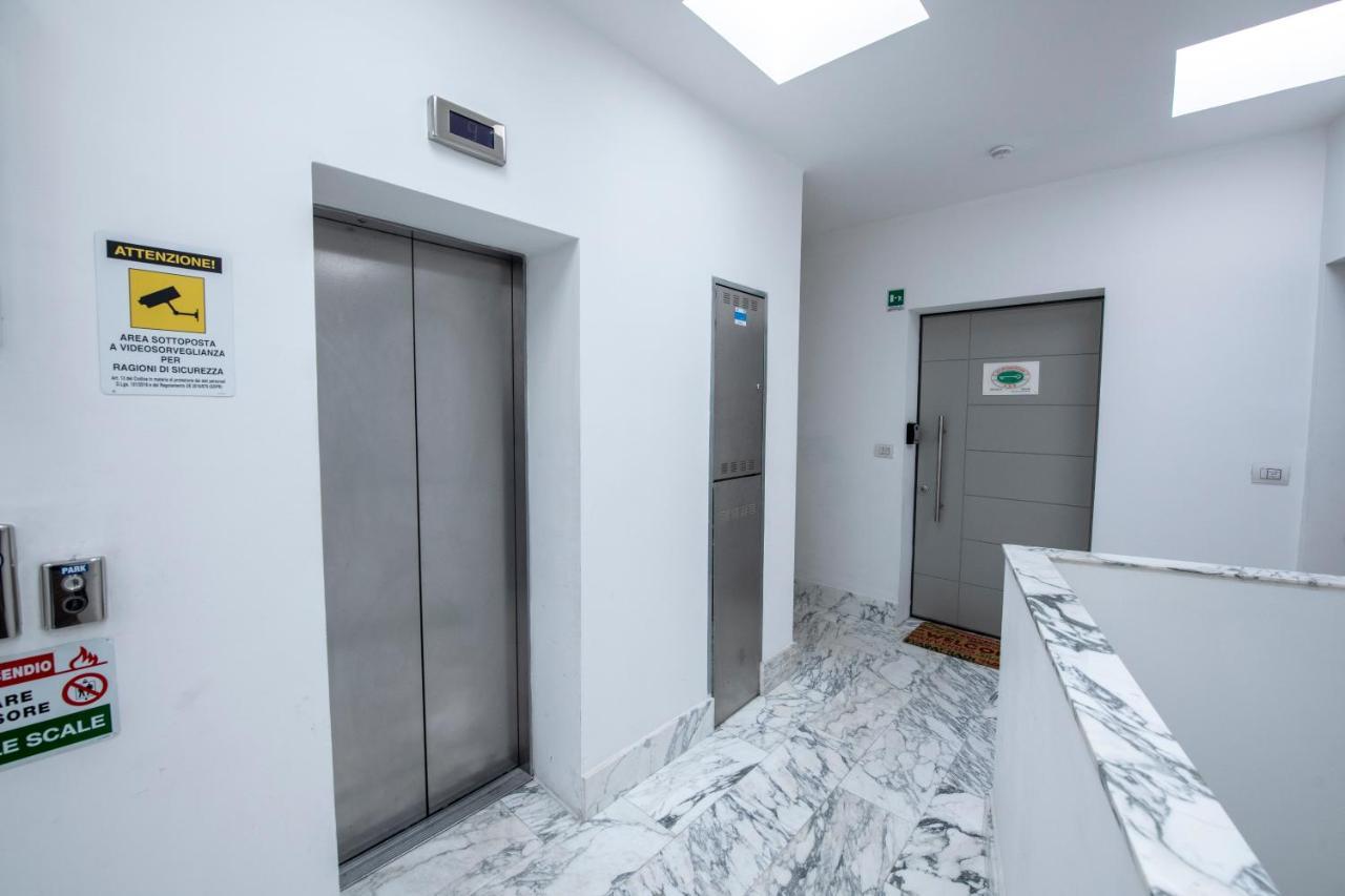 Attico Luxury Con Parcheggio E Terrazza Vista Mozzafiato Apartment Genoa Bagian luar foto