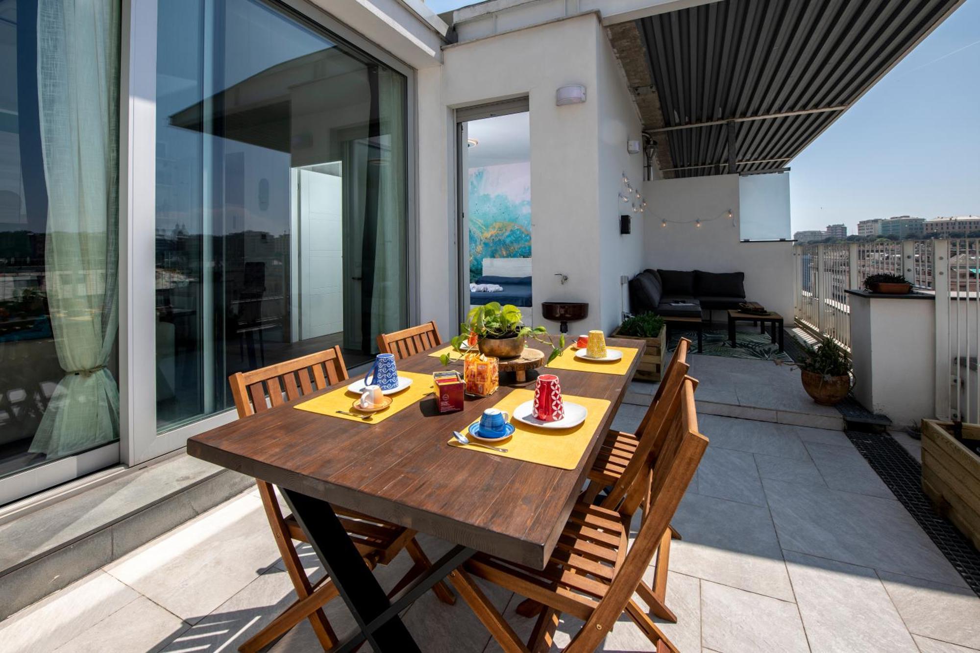 Attico Luxury Con Parcheggio E Terrazza Vista Mozzafiato Apartment Genoa Bagian luar foto