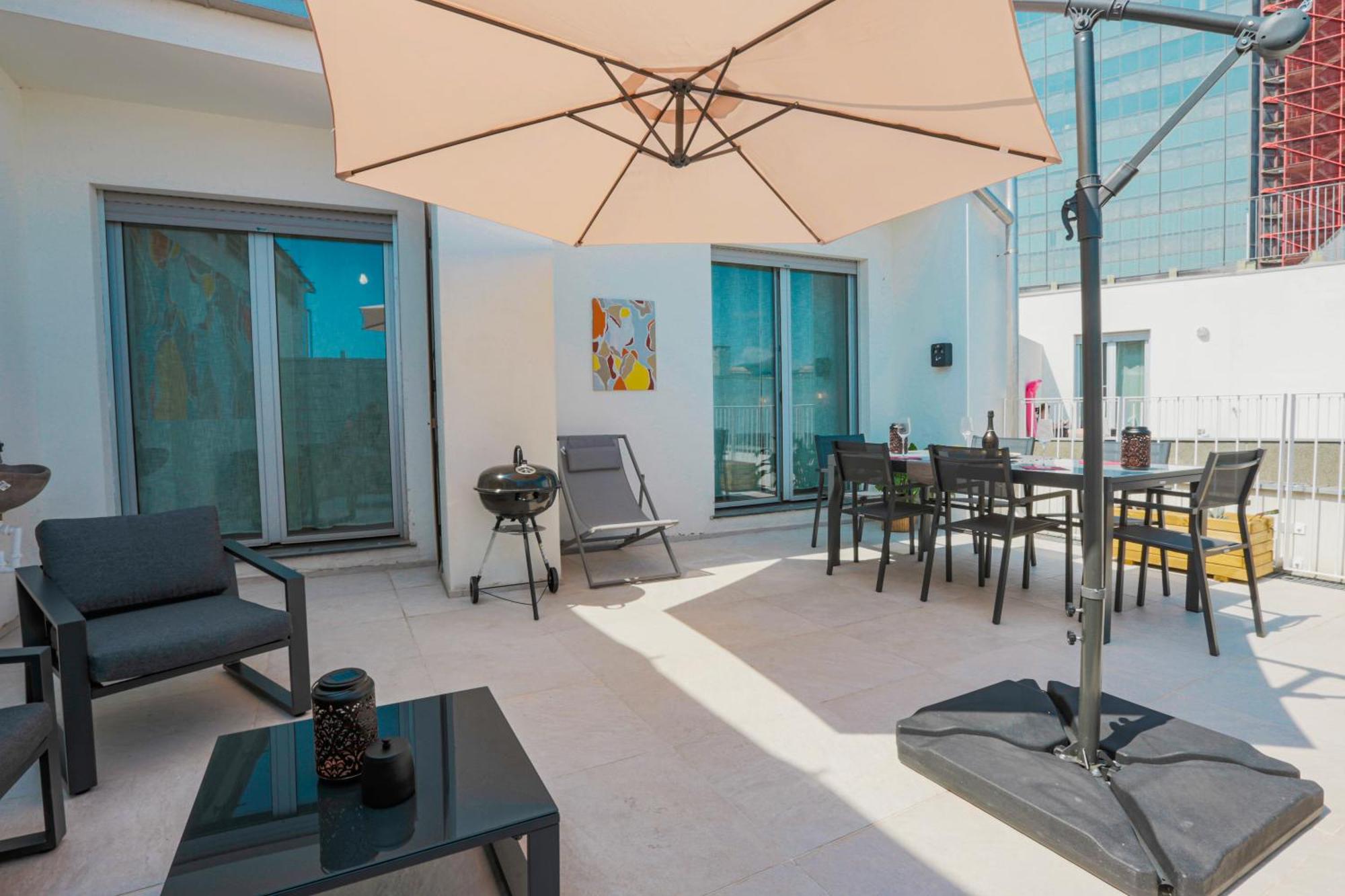 Attico Luxury Con Parcheggio E Terrazza Vista Mozzafiato Apartment Genoa Ruang foto
